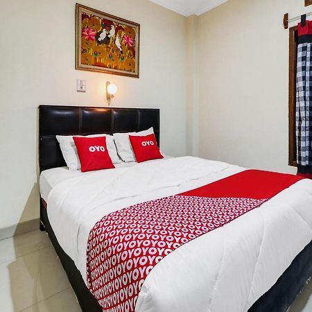Oyo 90408 Hotel Horton Cirebon Exterior foto